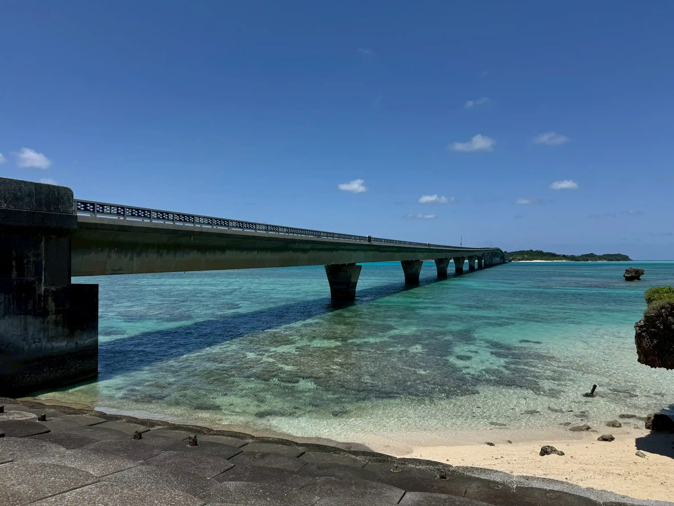 【無料＆絶景】宮古島・池間大橋の幻の砂洲に行ってみた！引き潮で現れる穴場スポットを紹介